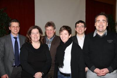Der neu gewhlte Vorstand (vlnr:)
OB Thorsten Frei, Nicole Schill (Schriftfhrerin), Franz Schleicher (Kassierer), Margrita Schleicher (Beisitzerin), Mathias Schleicher (Vorsitzender), Gerhard Maier (stellv. Vorsitzender), nicht auf dem Bild: Oliver Arlt (Beisitzer); (Foto: R. Fein)